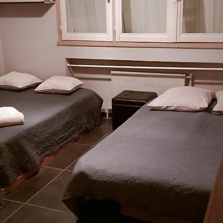 Grand Appartement Fonctionnel Et Calme Sur Lyon8 A 2 Pas Du Metro Buitenkant foto