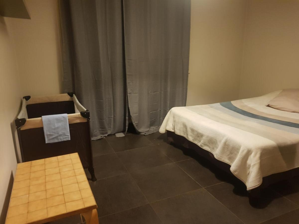 Grand Appartement Fonctionnel Et Calme Sur Lyon8 A 2 Pas Du Metro Buitenkant foto