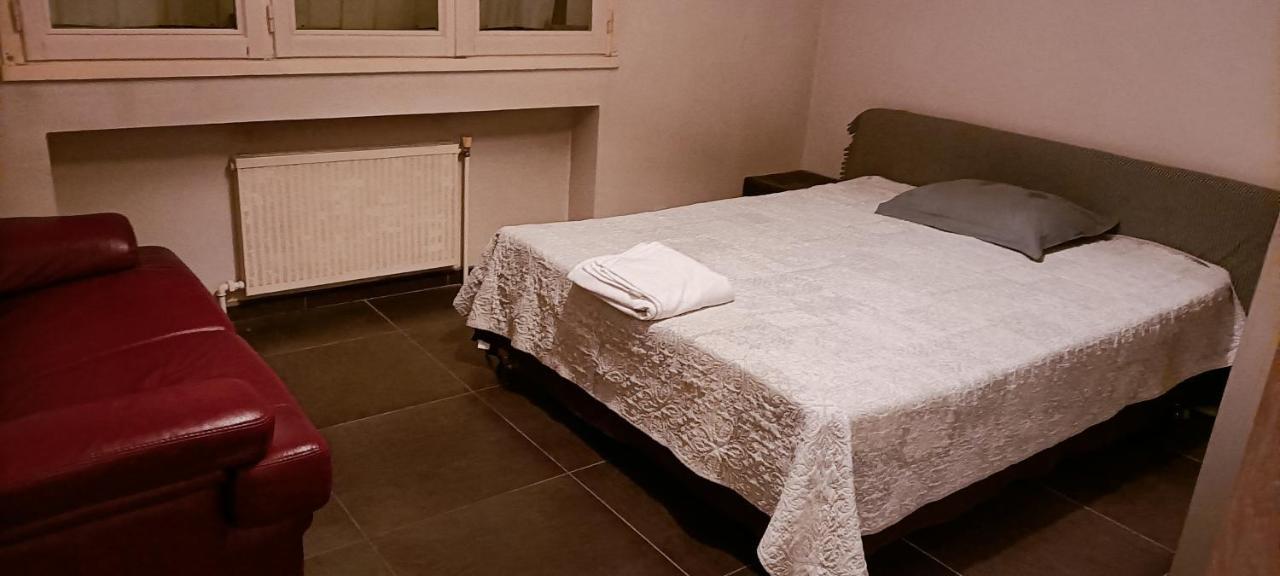Grand Appartement Fonctionnel Et Calme Sur Lyon8 A 2 Pas Du Metro Buitenkant foto
